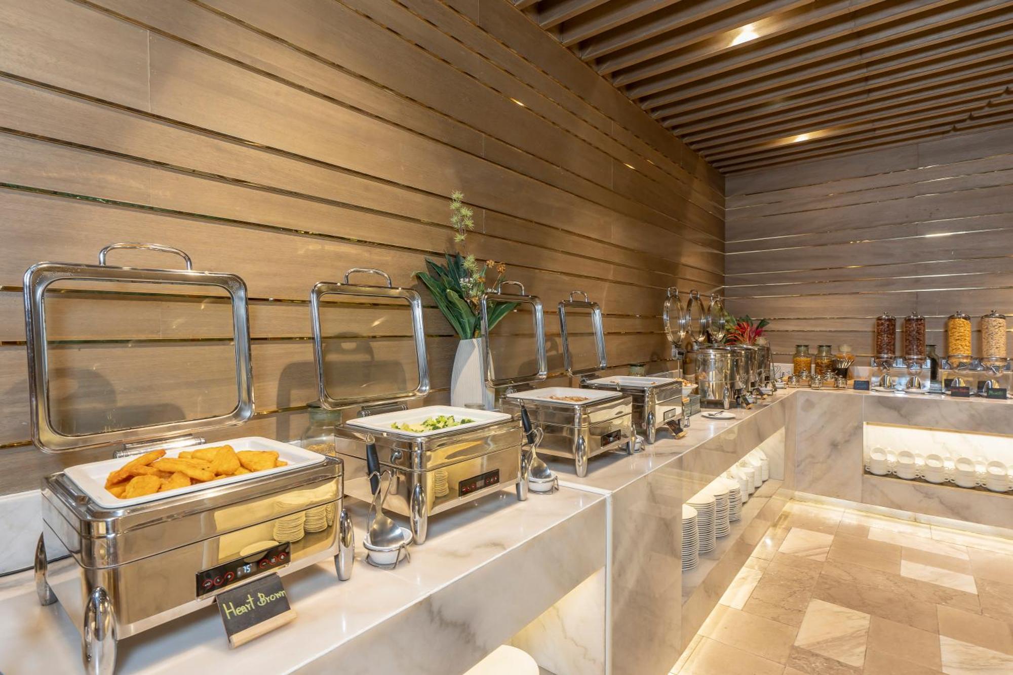 Hotel Amber Патая Екстериор снимка